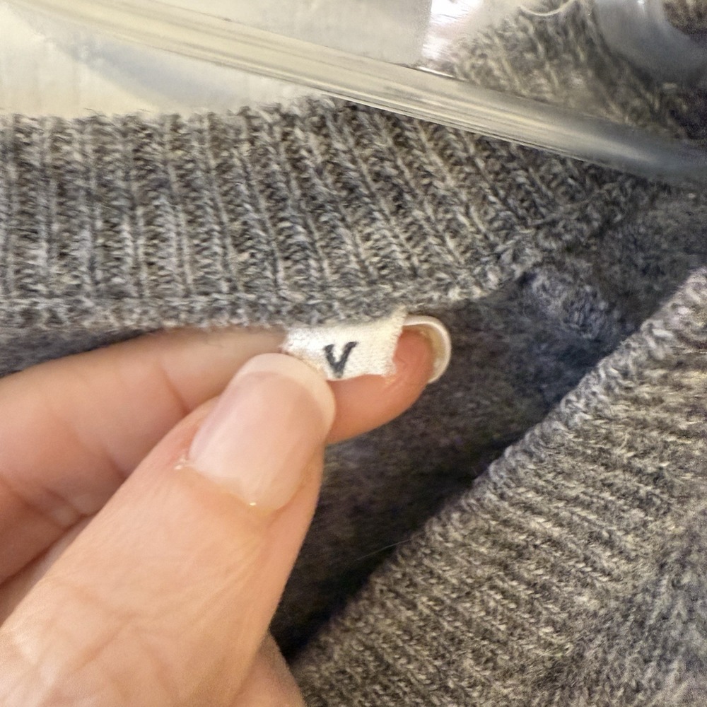 Mapier 100% Wool Sweater Gray Size Large Made In Italy‎ Long Sleeve V-Neck - Picture 4 of 5